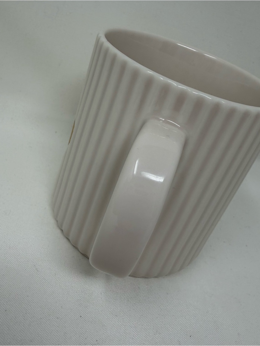 NEW STARBUCKS HOLIDAY PLEATED CERAMIC MUG - Picture 8 of 11